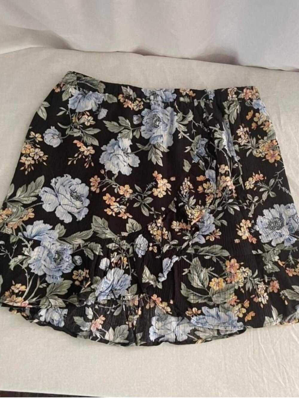 Black Floral Ruffle Mini Skirt Womens Medium Blue Rose